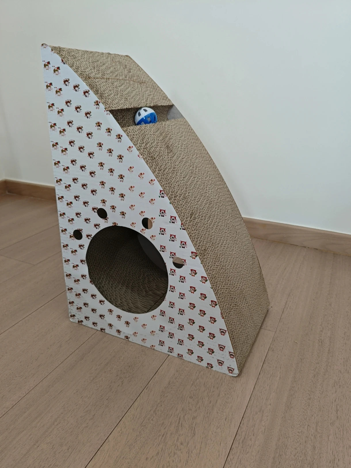 OEM/ODM Luxury Cat Toy Bed Unique Curved Cat Scratching Board Organic Paper Plastic Metal Carton Corner Cat Tree Scratcher Pets - Image 2