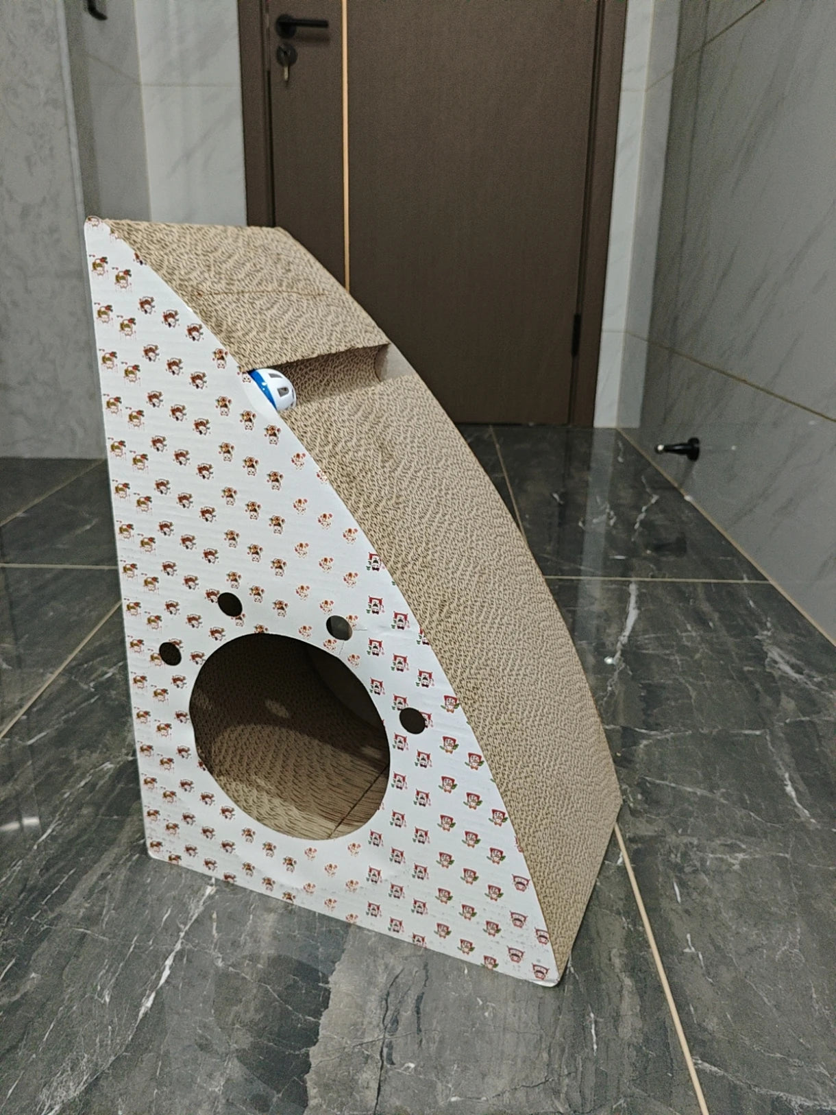 OEM/ODM Luxury Organic Cat Toy Bed Unique Curved Cat Scratching Board Sustainable Metal Carton Corner Cat Tree Scratcher Paper - Image 4